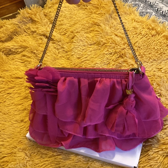 Gap Ruffle Bag - Picture 2 of 2